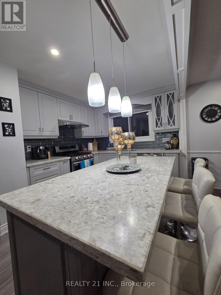 Upper - 32 Lionhead Trail, Toronto, Ontario  M1B 2J6 - Photo 16 - E13553448