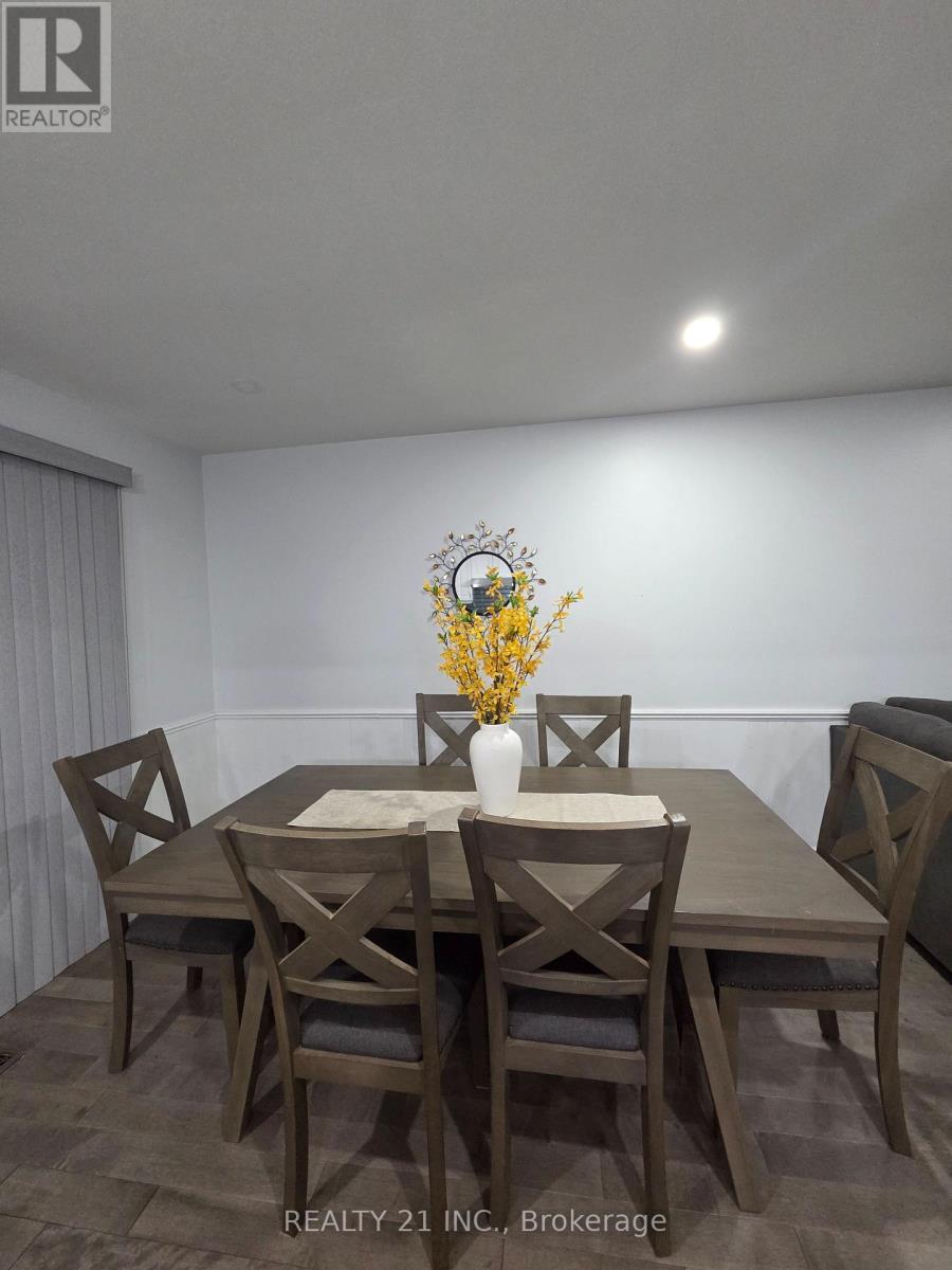 Upper - 32 Lionhead Trail, Toronto, Ontario  M1B 2J6 - Photo 17 - E13553448