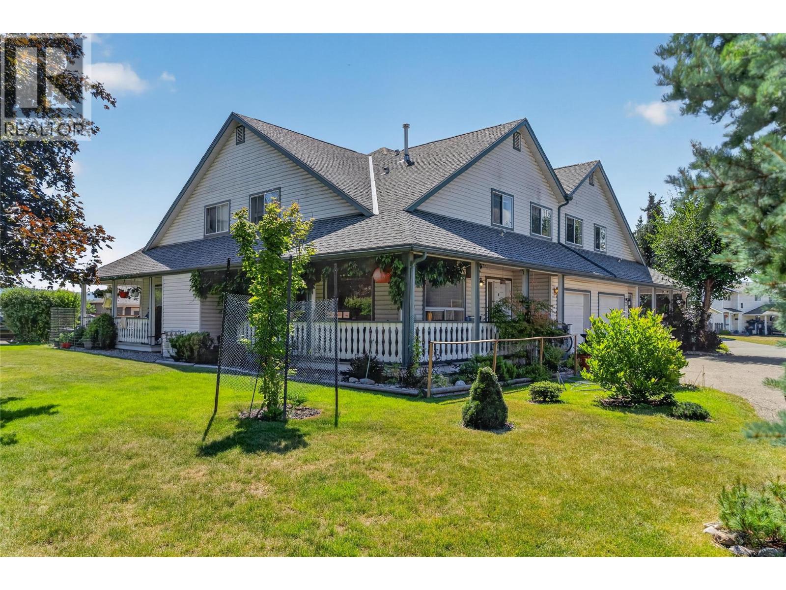 1910 Kelowna Crescent N Unit# B, Cranbrook, British Columbia  V1C 6R3 - Photo 3 - 10394399