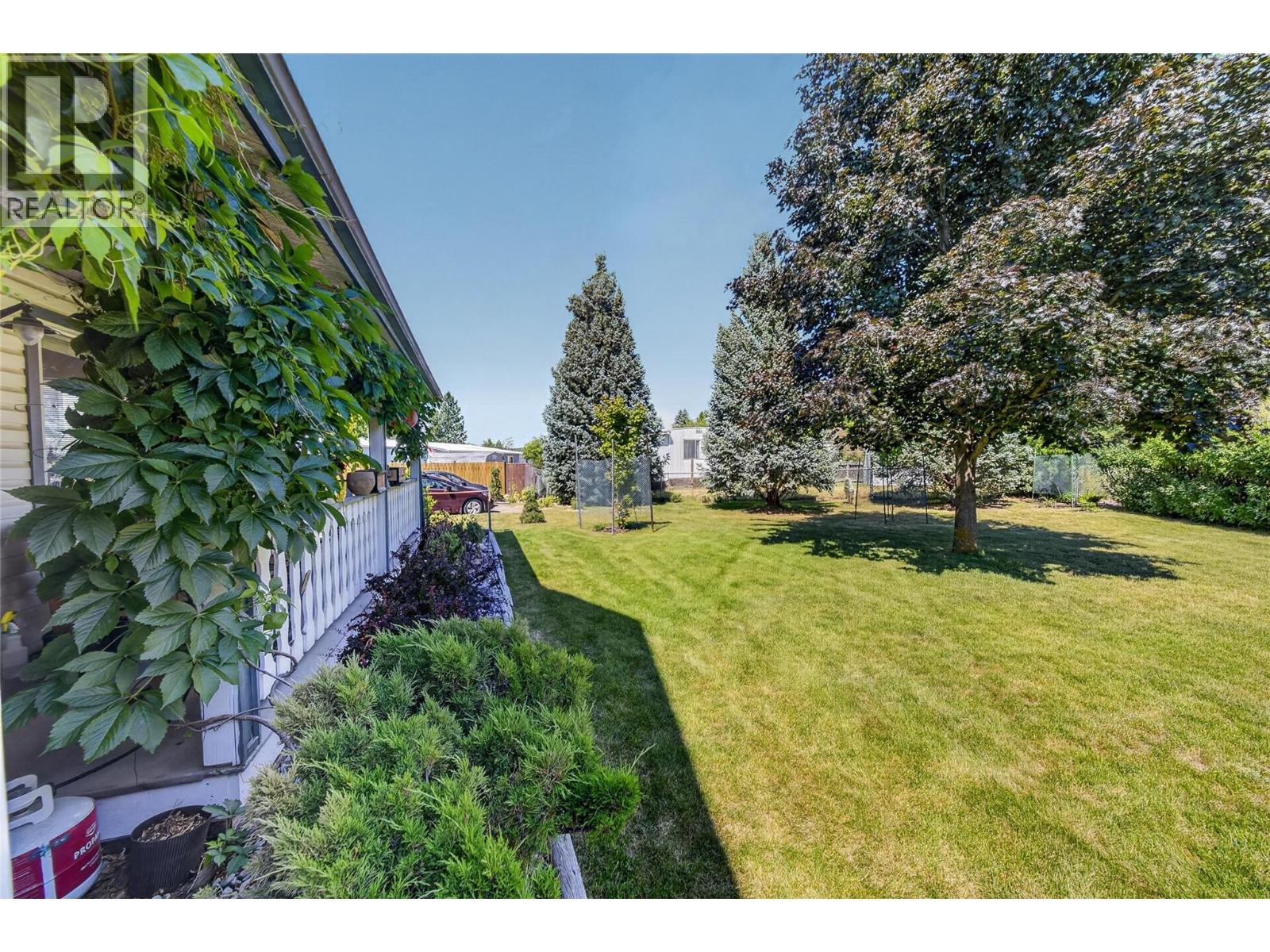 1910 Kelowna Crescent N Unit# B, Cranbrook, British Columbia  V1C 6R3 - Photo 8 - 10394399