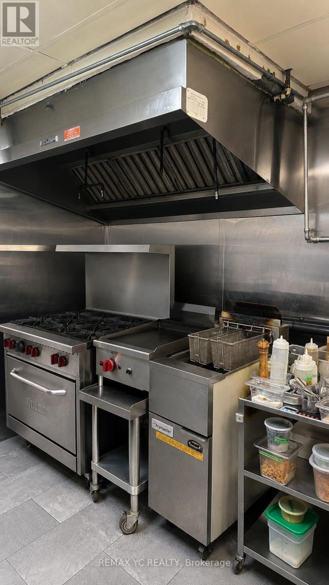 Lower - 45 Baldwin Street, Toronto, Ontario  M5T 1L1 - Photo 8 - C13553440