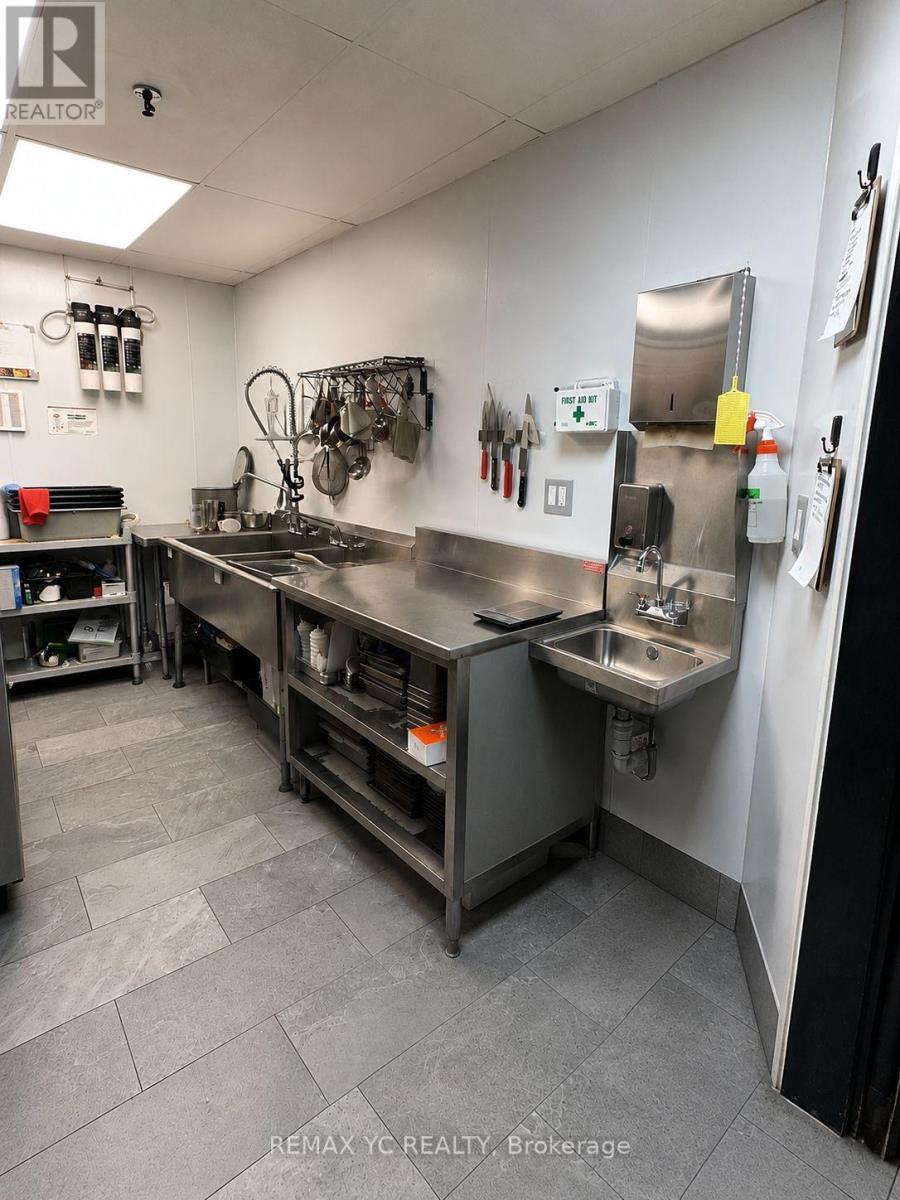Lower - 45 Baldwin Street, Toronto, Ontario  M5T 1L1 - Photo 10 - C13553440