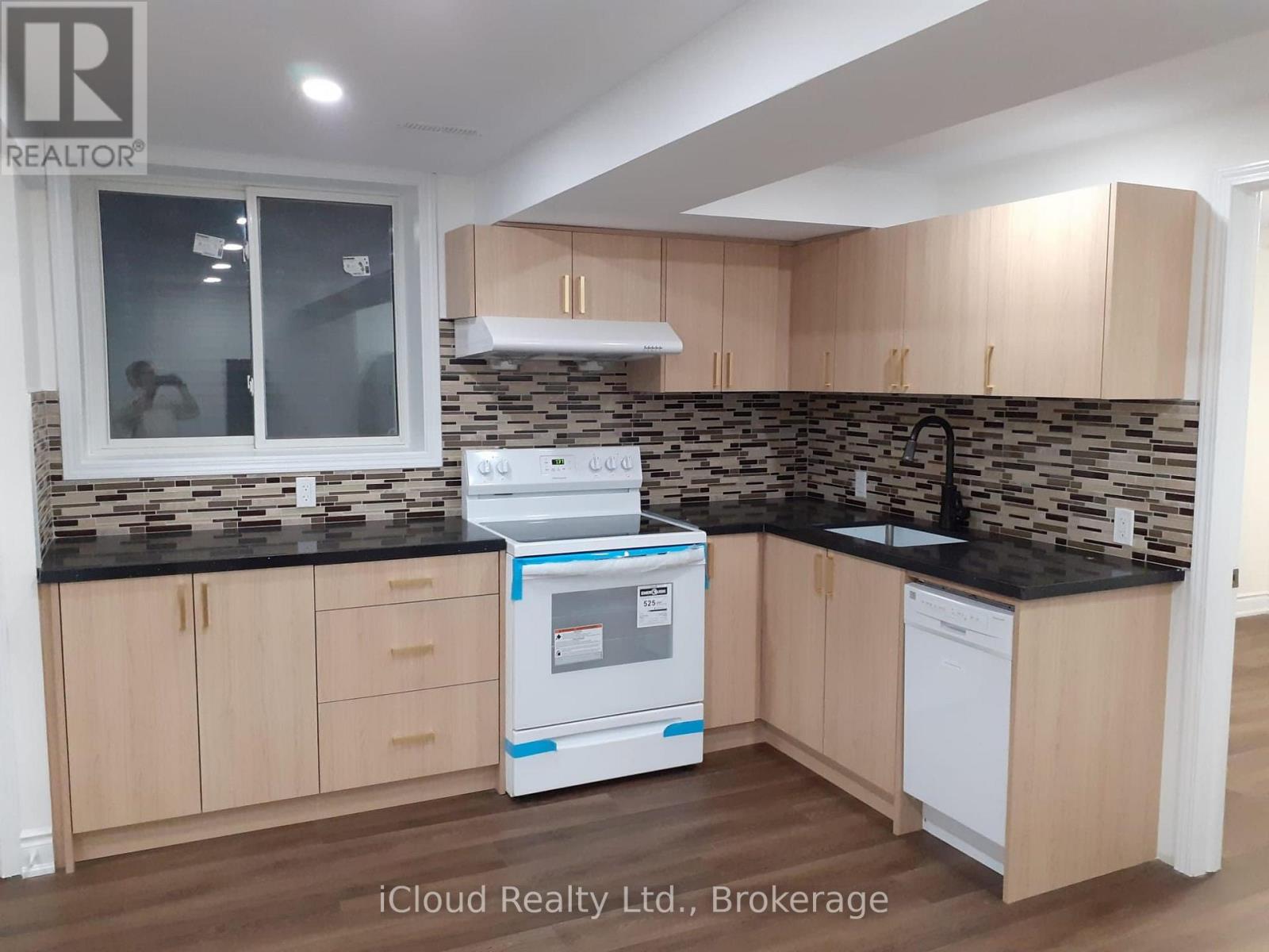 Bsmt - 6607 Song Bird Crescent, Mississauga, Ontario L5W 1C9 - Photo 5 - W13553442