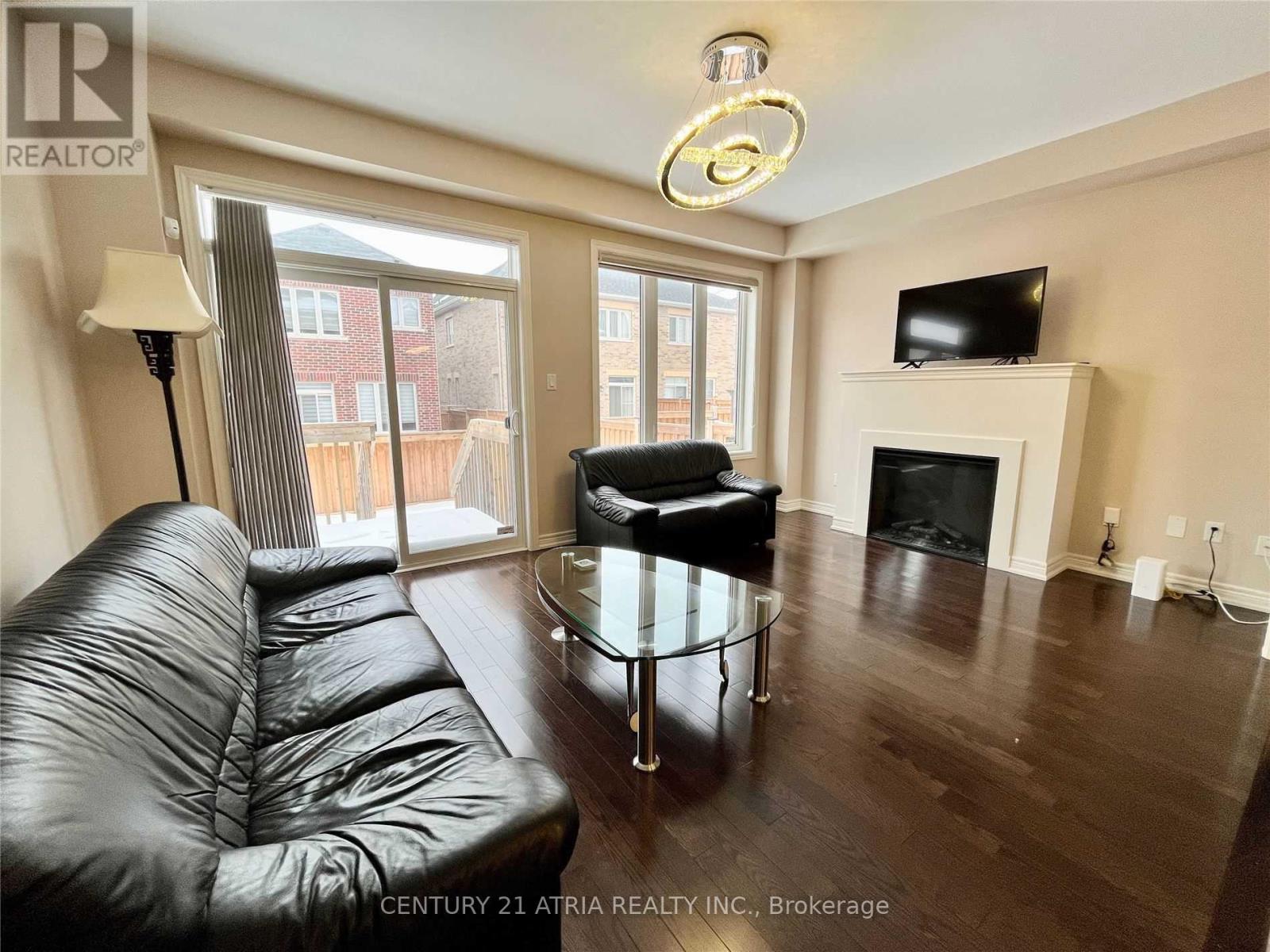12 Constable Street, Aurora, Ontario  L4G 1B7 - Photo 2 - N13553470