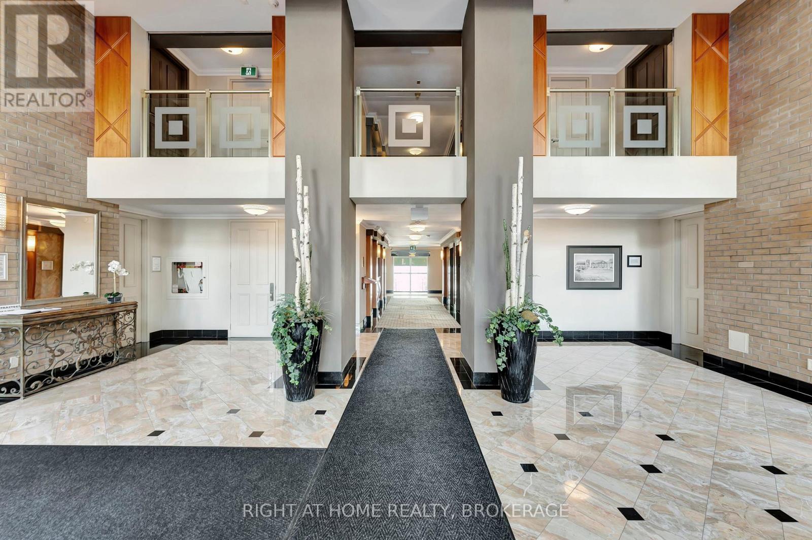 802 - 2190 Lakeshore Road, Burlington, Ontario  L7R 4K1 - Photo 2 - W13553478