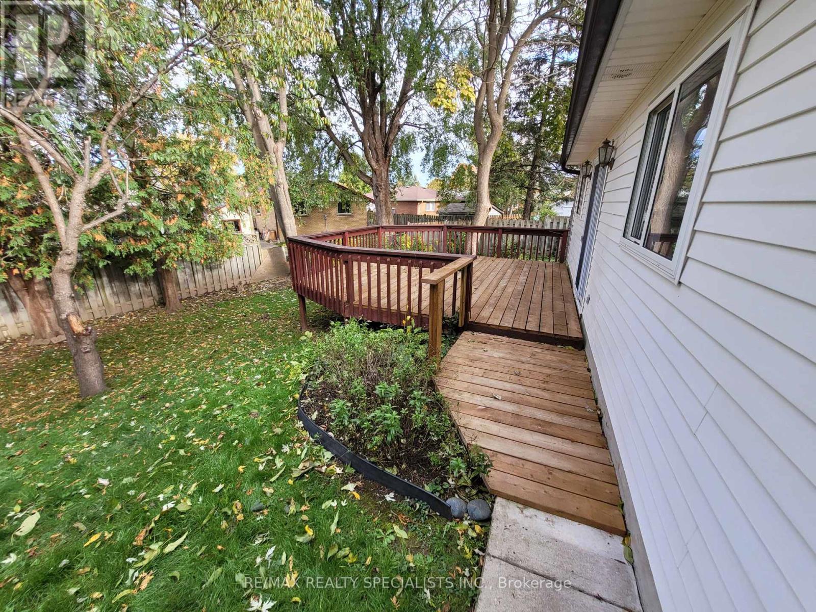 27 Toulon Crescent, London East, Ontario N5V 1J4 - Photo 27 - X13553486