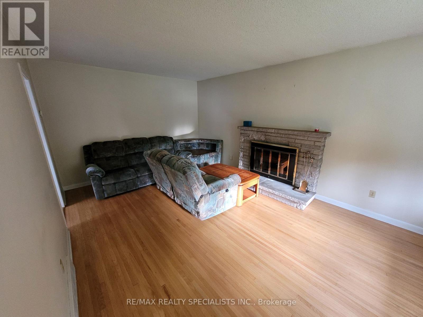 27 Toulon Crescent, London East, Ontario N5V 1J4 - Photo 3 - X13553486