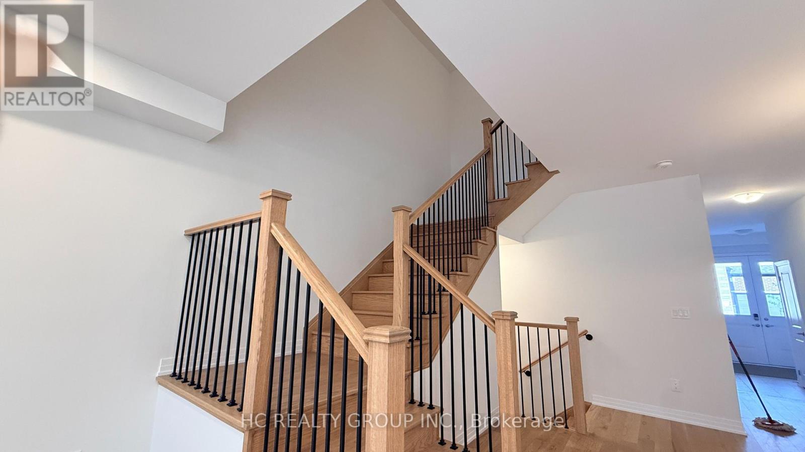 16 Anna Russell Way, Markham, Ontario  L3R 3X3 - Photo 4 - N13553504