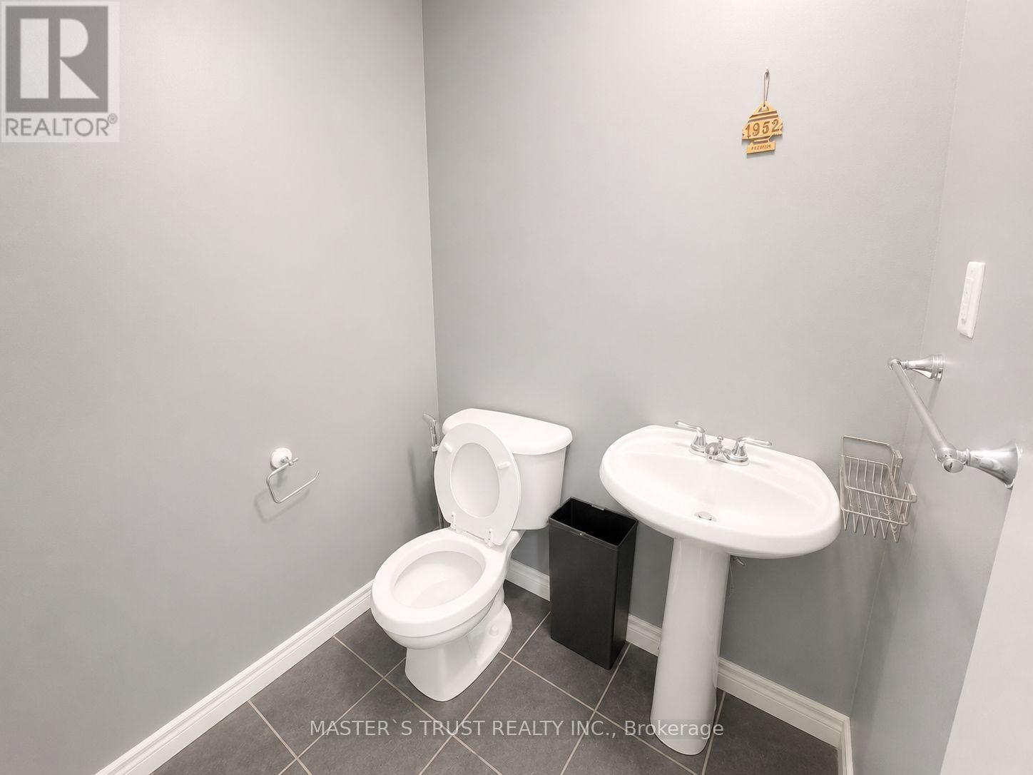256 Bridlewreath Street, Kitchener, Ontario  N2E 4B4 - Photo 11 - X13482796