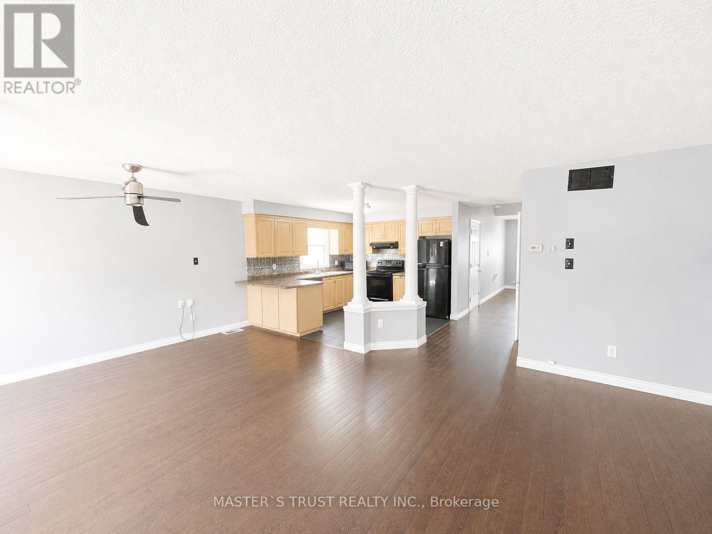 256 Bridlewreath Street, Kitchener, Ontario  N2E 4B4 - Photo 2 - X13482796