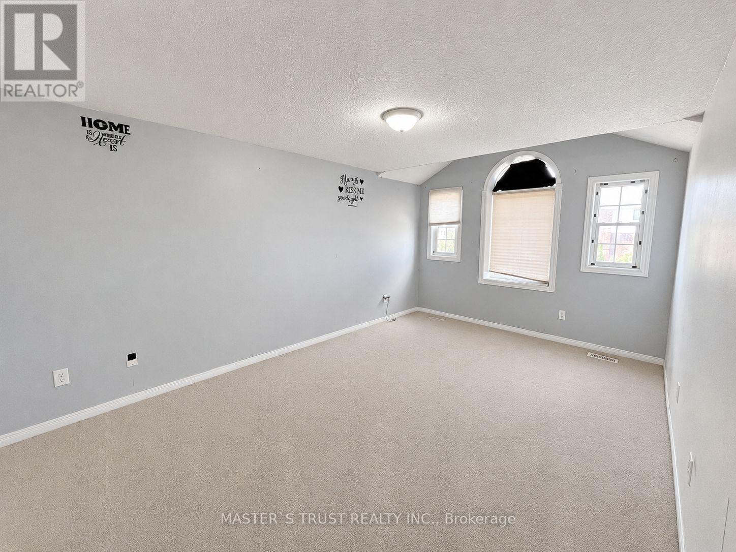 256 Bridlewreath Street, Kitchener, Ontario  N2E 4B4 - Photo 4 - X13482796