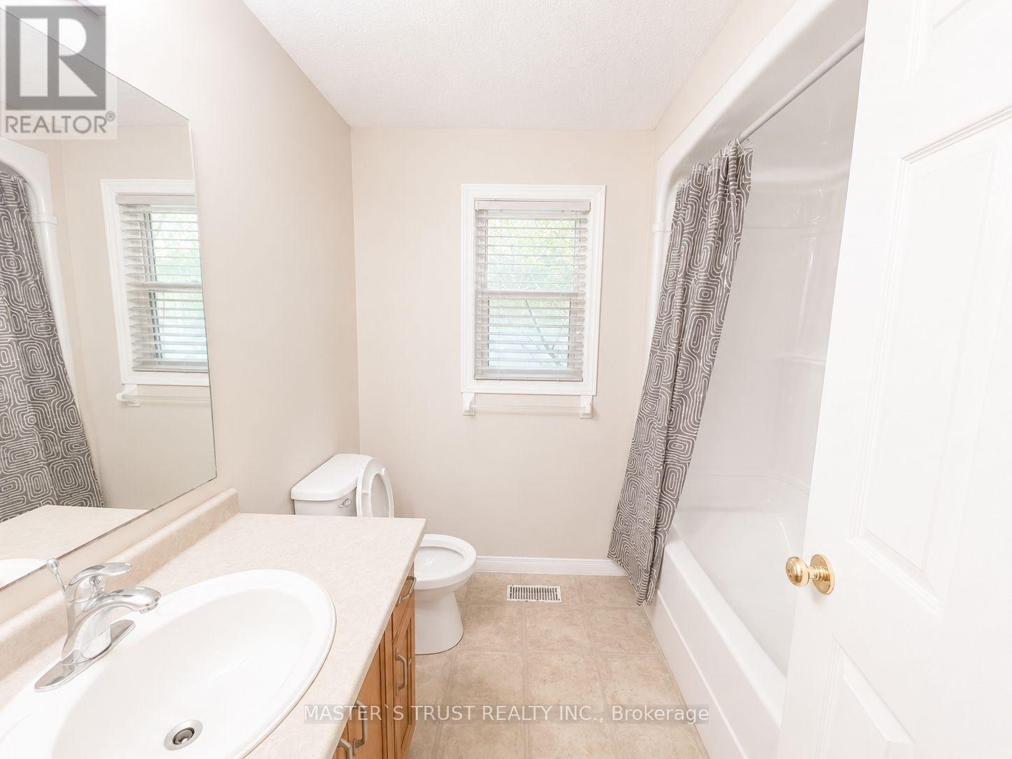 256 Bridlewreath Street, Kitchener, Ontario  N2E 4B4 - Photo 5 - X13482796