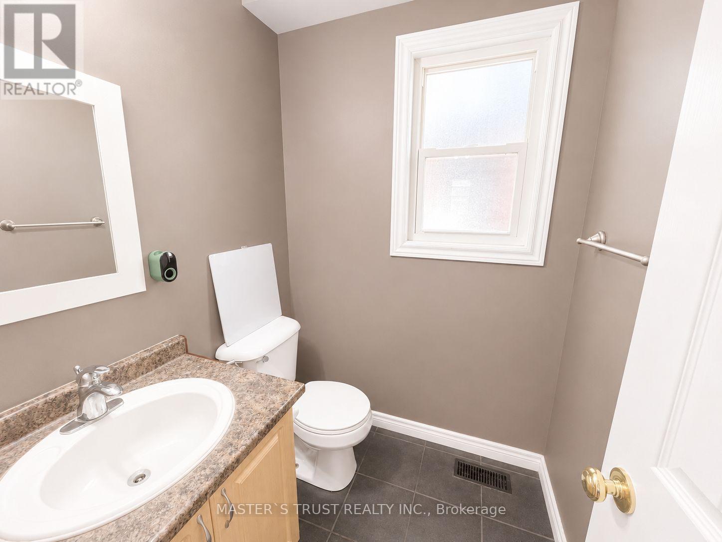 256 Bridlewreath Street, Kitchener, Ontario  N2E 4B4 - Photo 9 - X13482796
