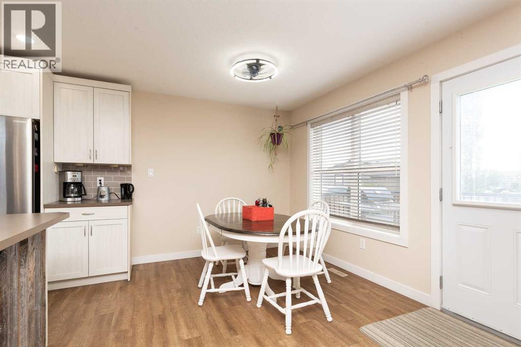 302 Sundance Drive, Coalhurst, Alberta  T0L 0V0 - Photo 11 - A2326104