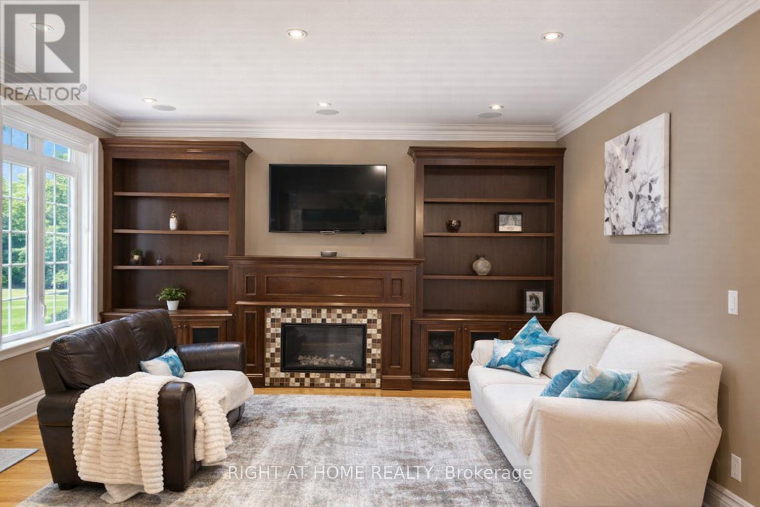 3 Westrose Avenue, Toronto, Ontario  M8X 1Z9 - Photo 4 - W13553594