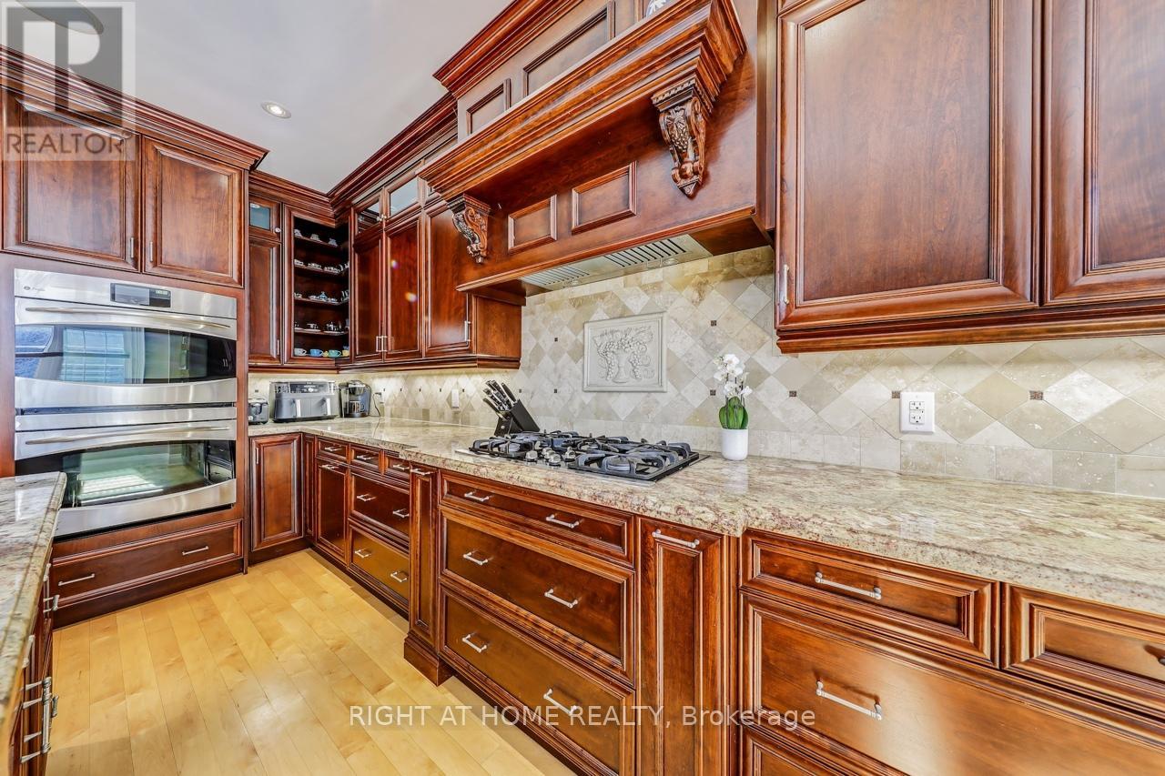 3 Westrose Avenue, Toronto, Ontario  M8X 1Z9 - Photo 6 - W13553594