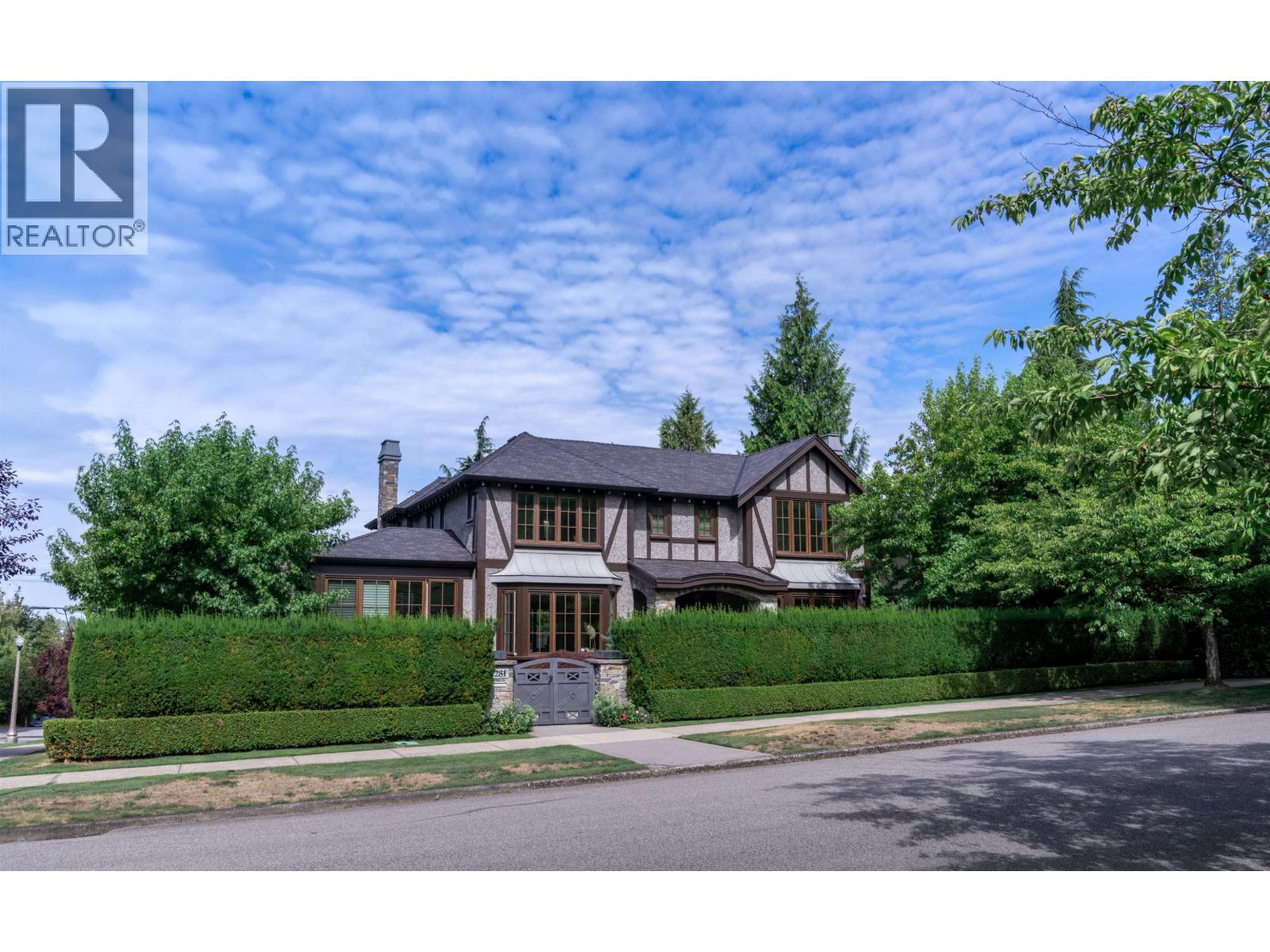 4281 PINE CRESCENT