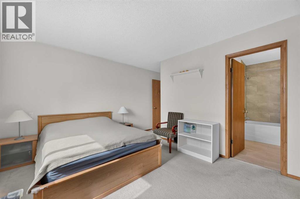 76 Hawkmount Close NW, Calgary, Alberta  T3G 3Z5 - Photo 14 - A2318255