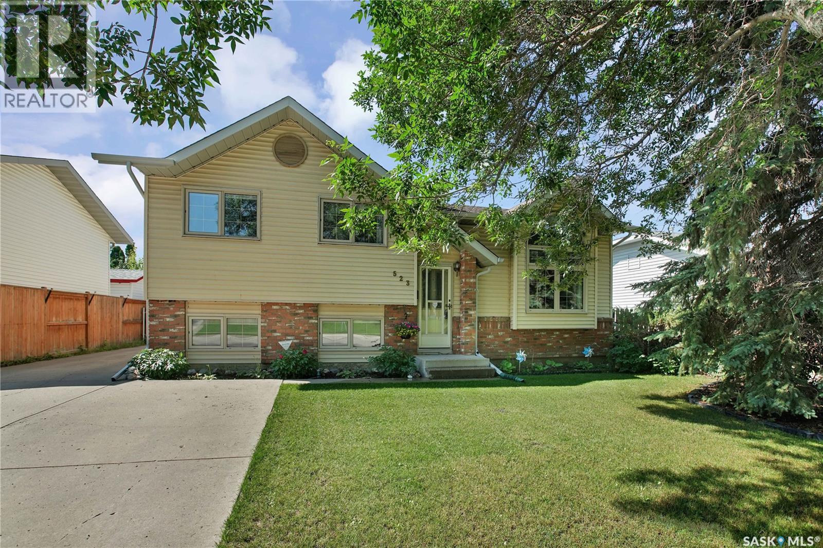 523 Pendygrasse Road, Saskatoon, Saskatchewan  S7M 5N4 - Photo 1 - SK042274
