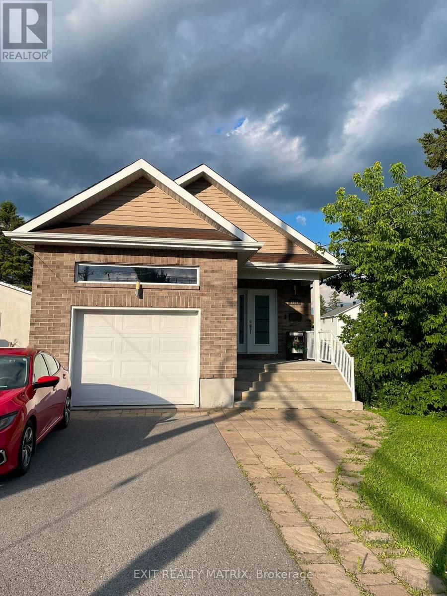 B - 1557 BELCOURT BOULEVARD, Ottawa