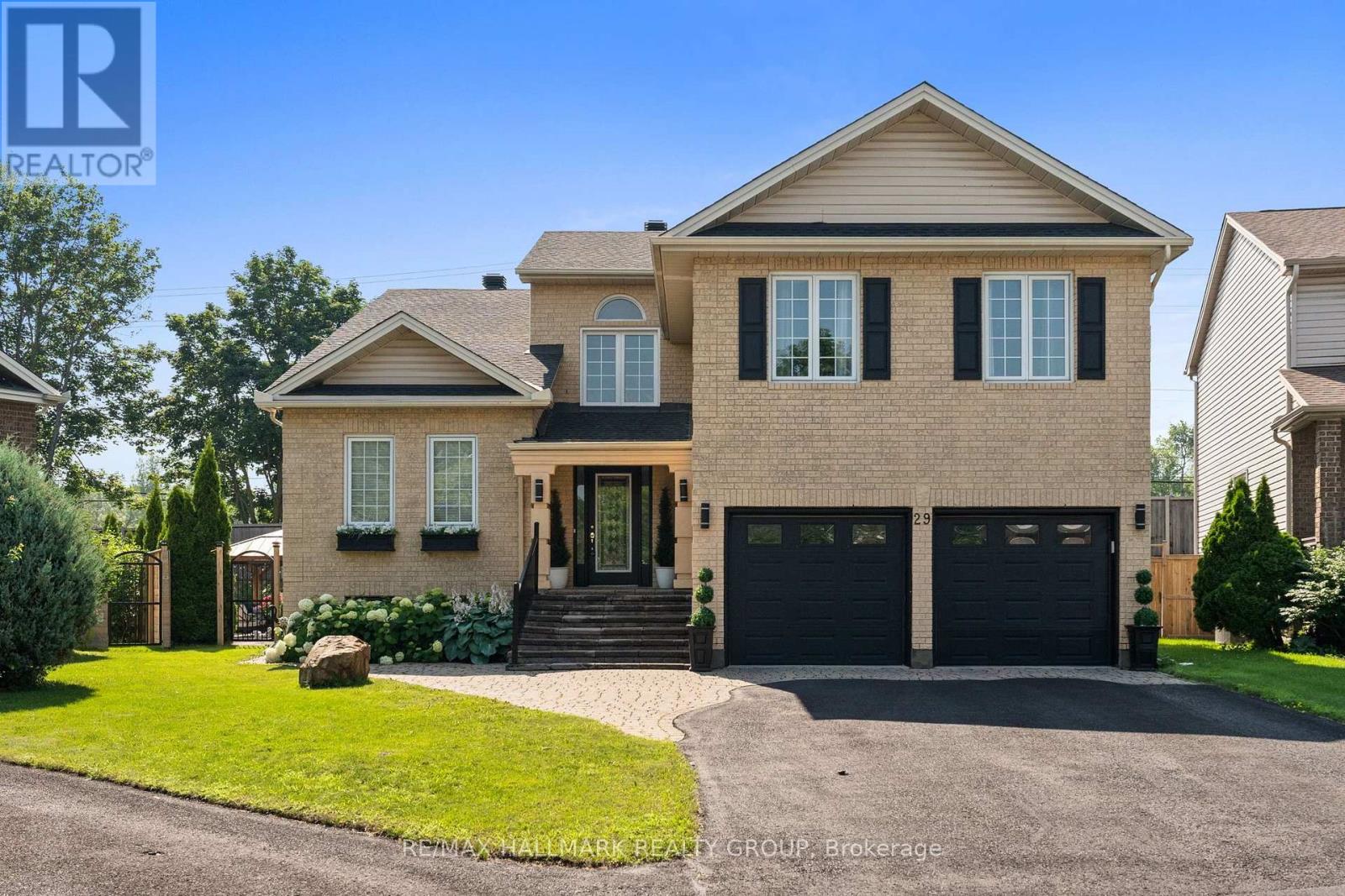 29 DEPPER PLACE, Ottawa, Ontario