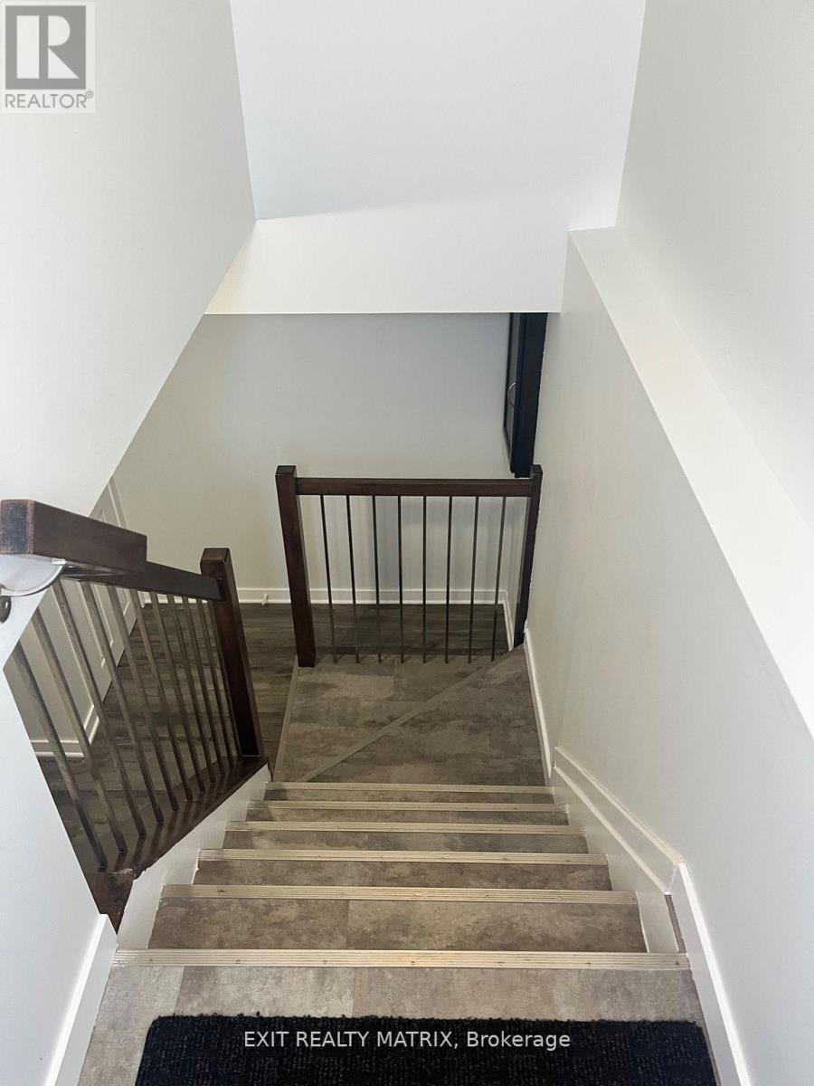 B - 1557 Belcourt Boulevard, Ottawa, Ontario  K1C 1M3 - Photo 3 - X13553662