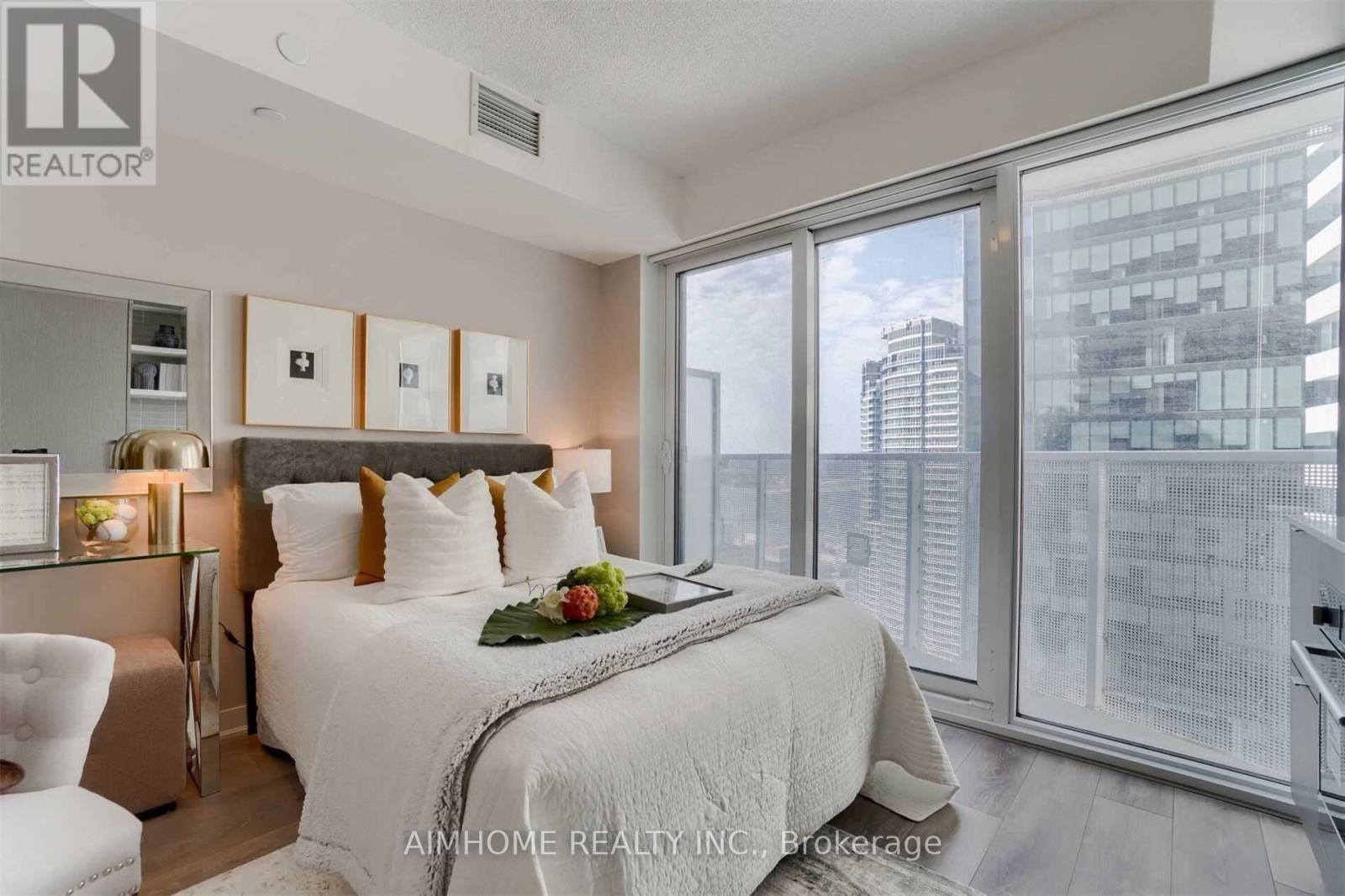 2611 - 88 Harbour Street, Toronto, Ontario  M5J 1B7 - Photo 8 - C13553654
