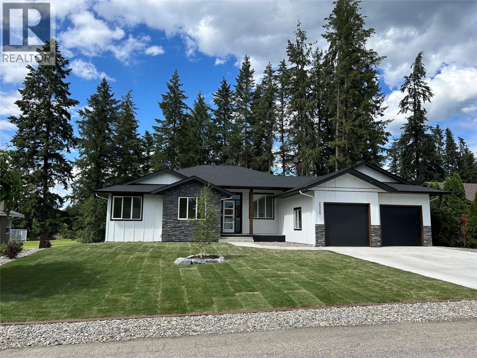 2520 Golf View Crescent, Blind Bay