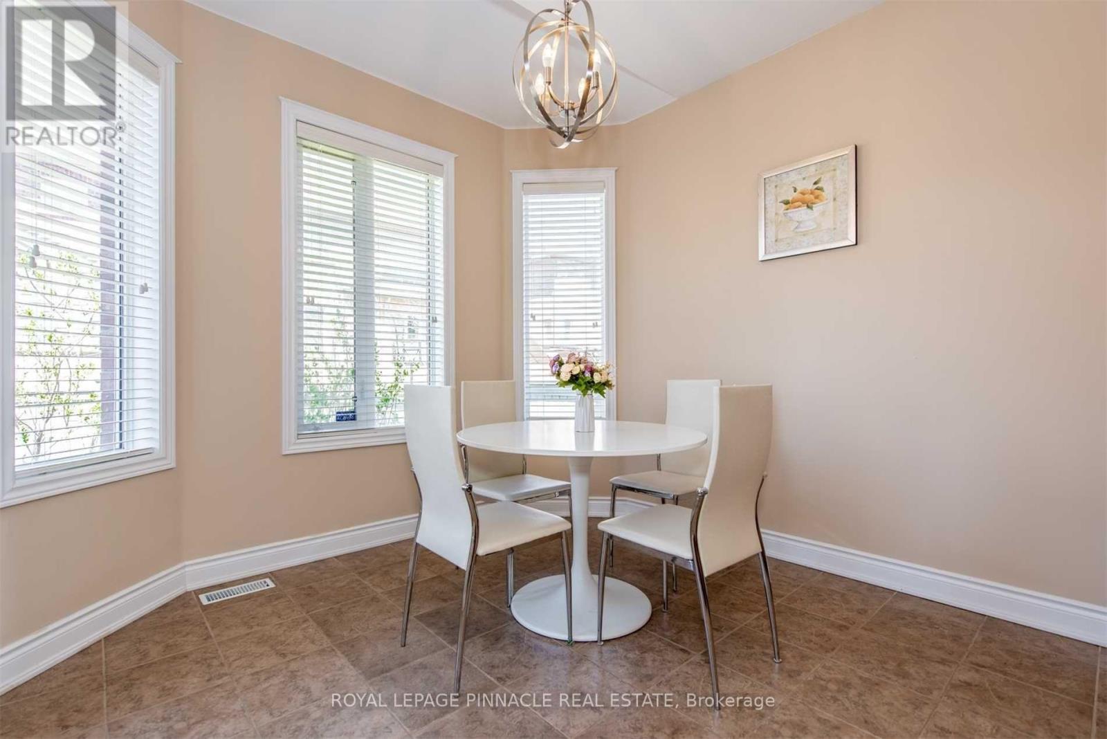 3347 Whilabout Terrace, Oakville, Ontario  L6L 0A8 - Photo 5 - W13553644