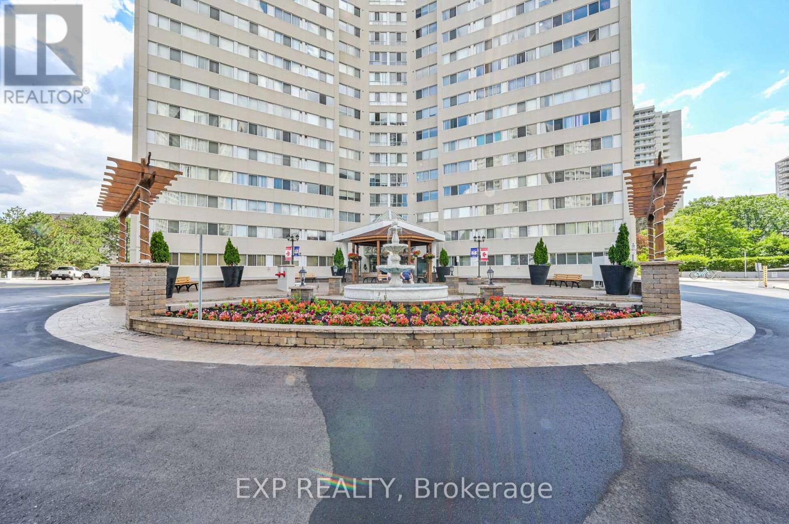 1404 - 3695 Kaneff Crescent, Mississauga, Ontario  L5A 4B6 - Photo 2 - W13553676