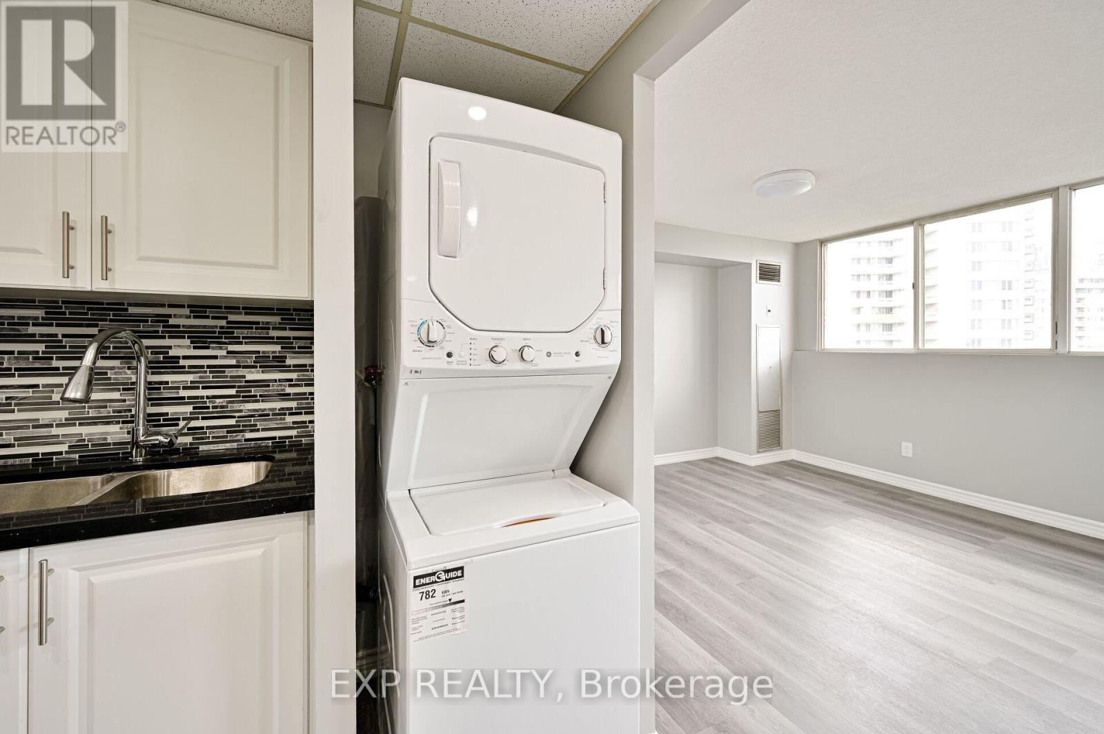 1404 - 3695 Kaneff Crescent, Mississauga, Ontario  L5A 4B6 - Photo 24 - W13553676