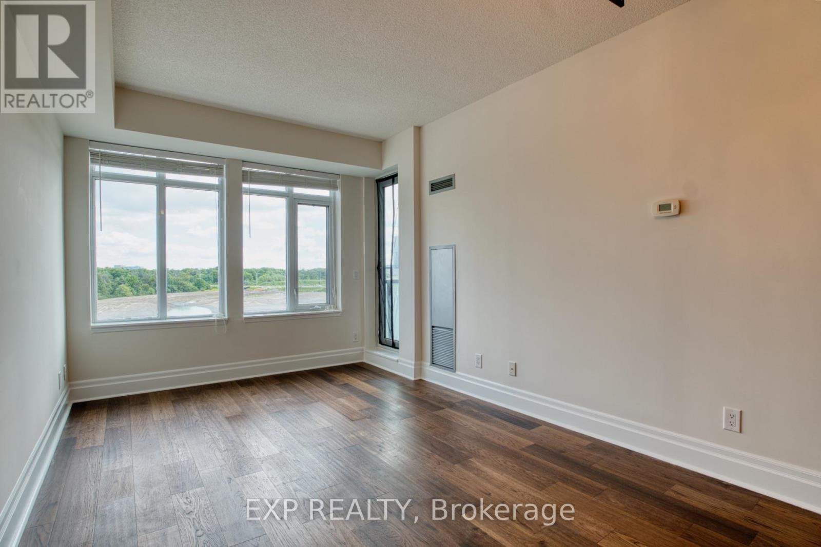 310 - 151 Upper Duke Crescent, Markham, Ontario  L6G 0E1 - Photo 8 - N13553696