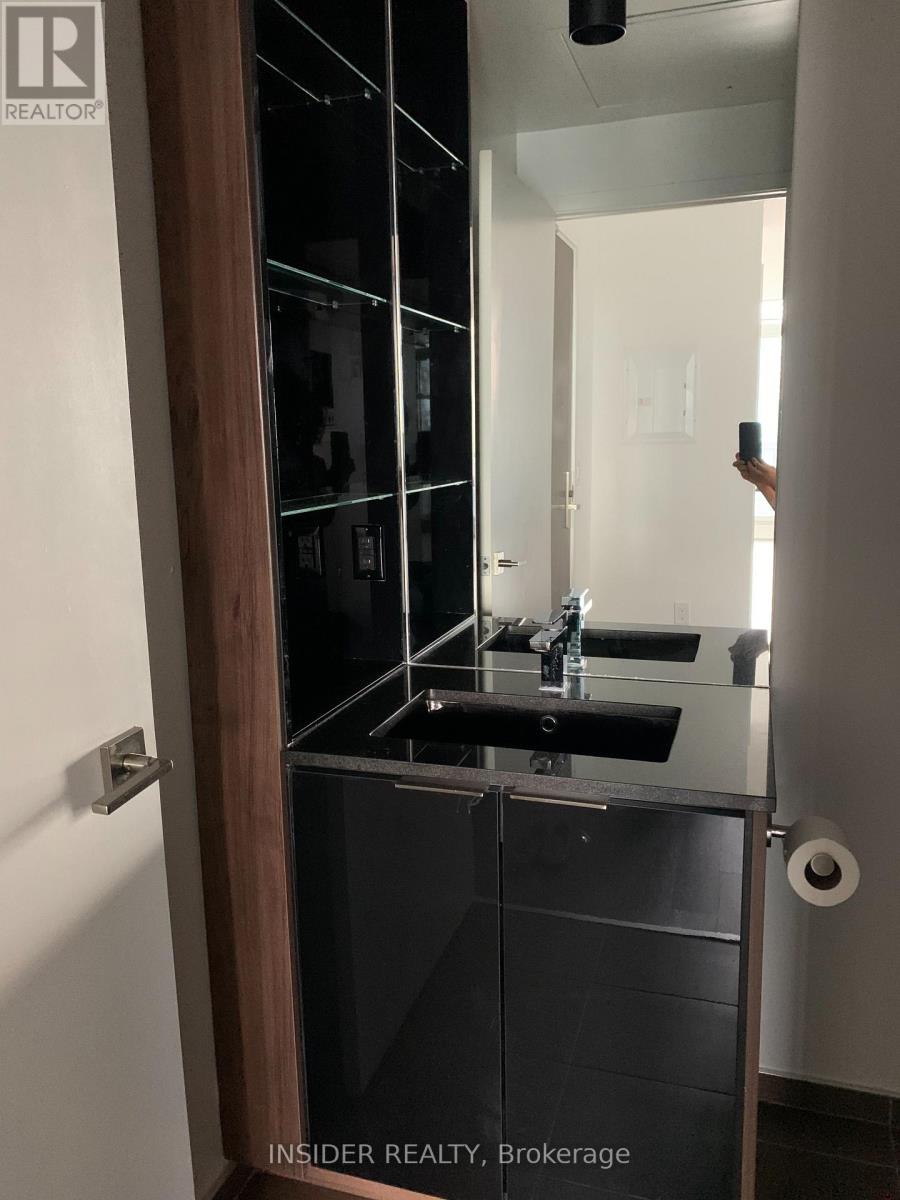 2705 - 70 Temperance Street, Toronto, Ontario M5H 4E8 - Photo 2 - C13553720