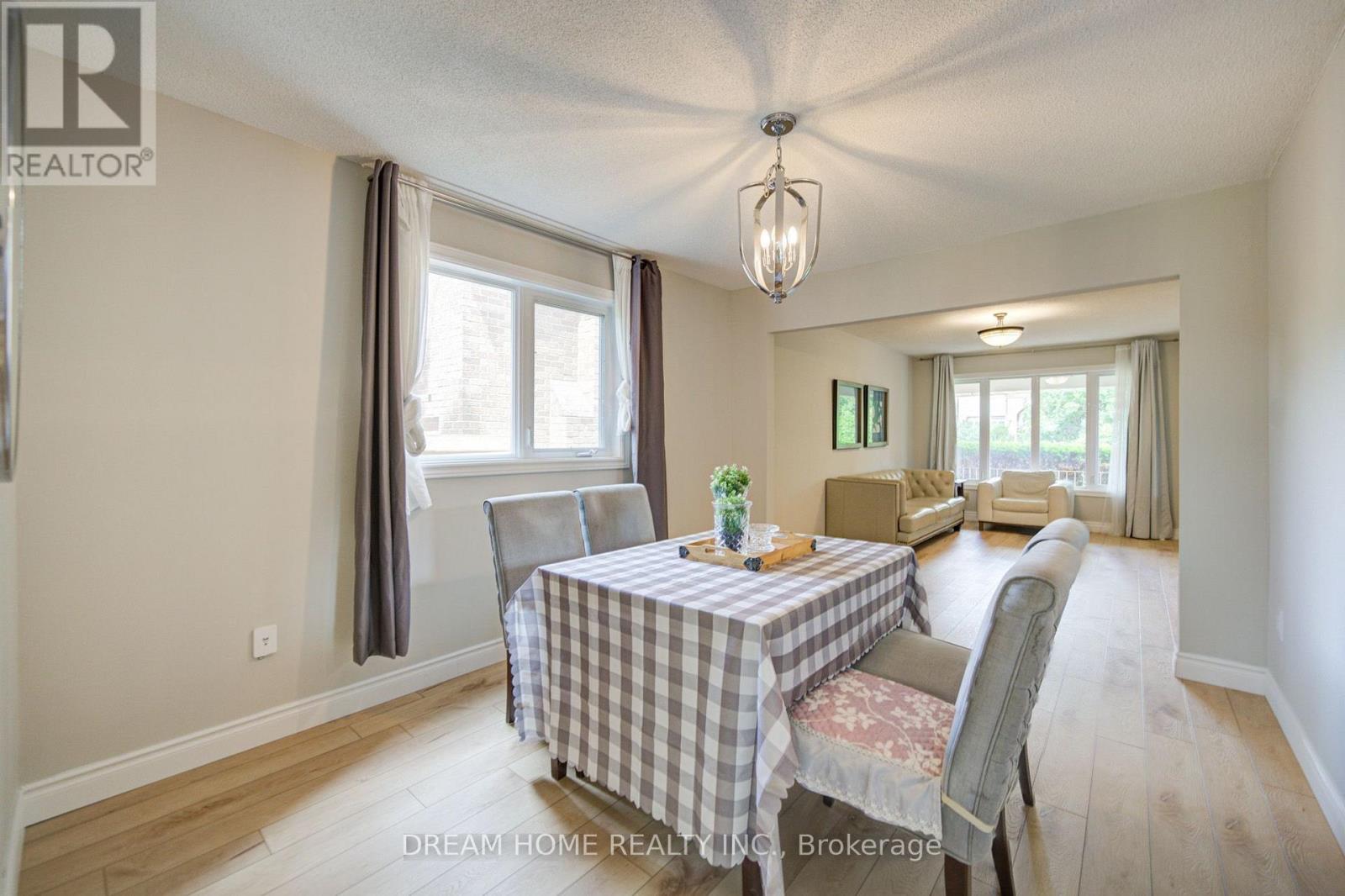 25 Yongehurst Road, Richmond Hill, Ontario L4C 3T3 - Photo 10 - N13553718