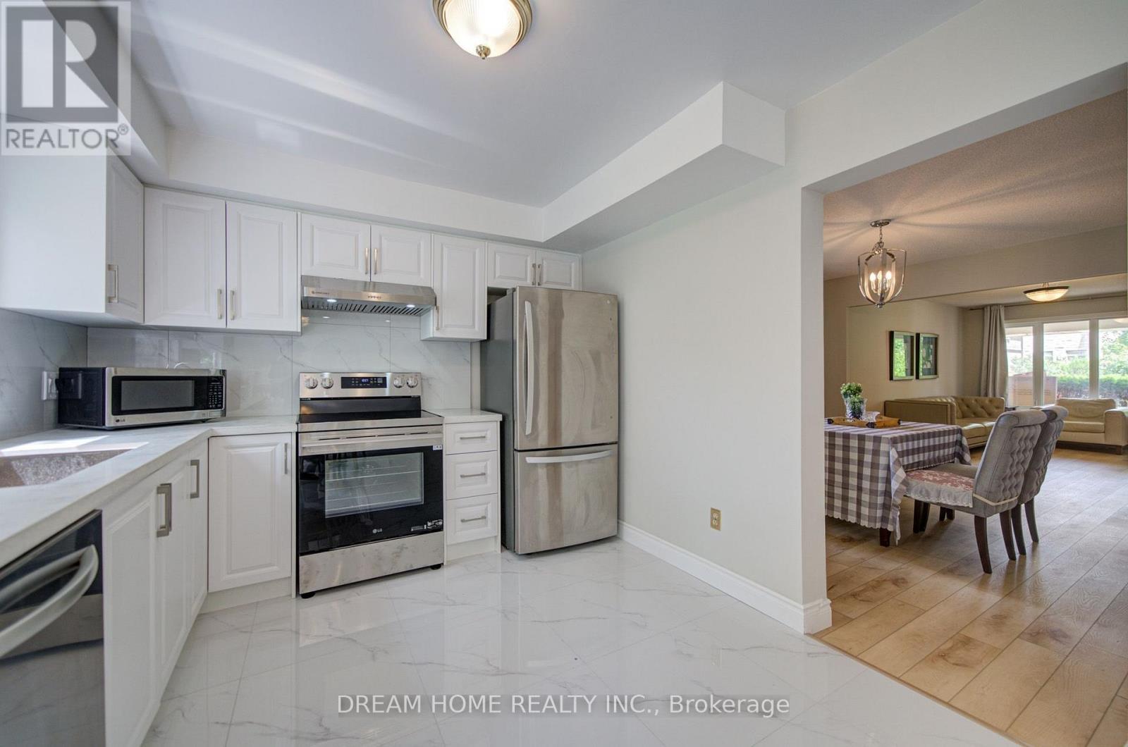 25 Yongehurst Road, Richmond Hill, Ontario L4C 3T3 - Photo 12 - N13553718