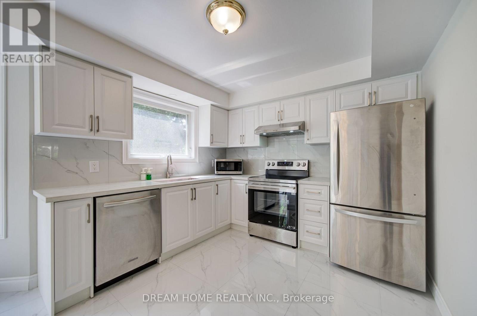 25 Yongehurst Road, Richmond Hill, Ontario L4C 3T3 - Photo 14 - N13553718