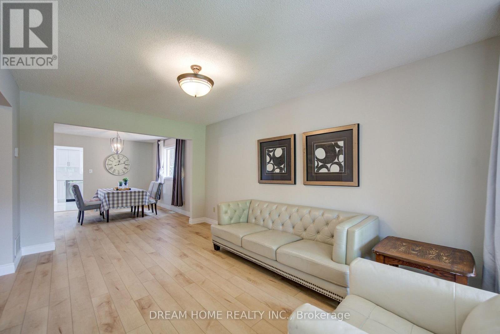 25 Yongehurst Road, Richmond Hill, Ontario L4C 3T3 - Photo 8 - N13553718