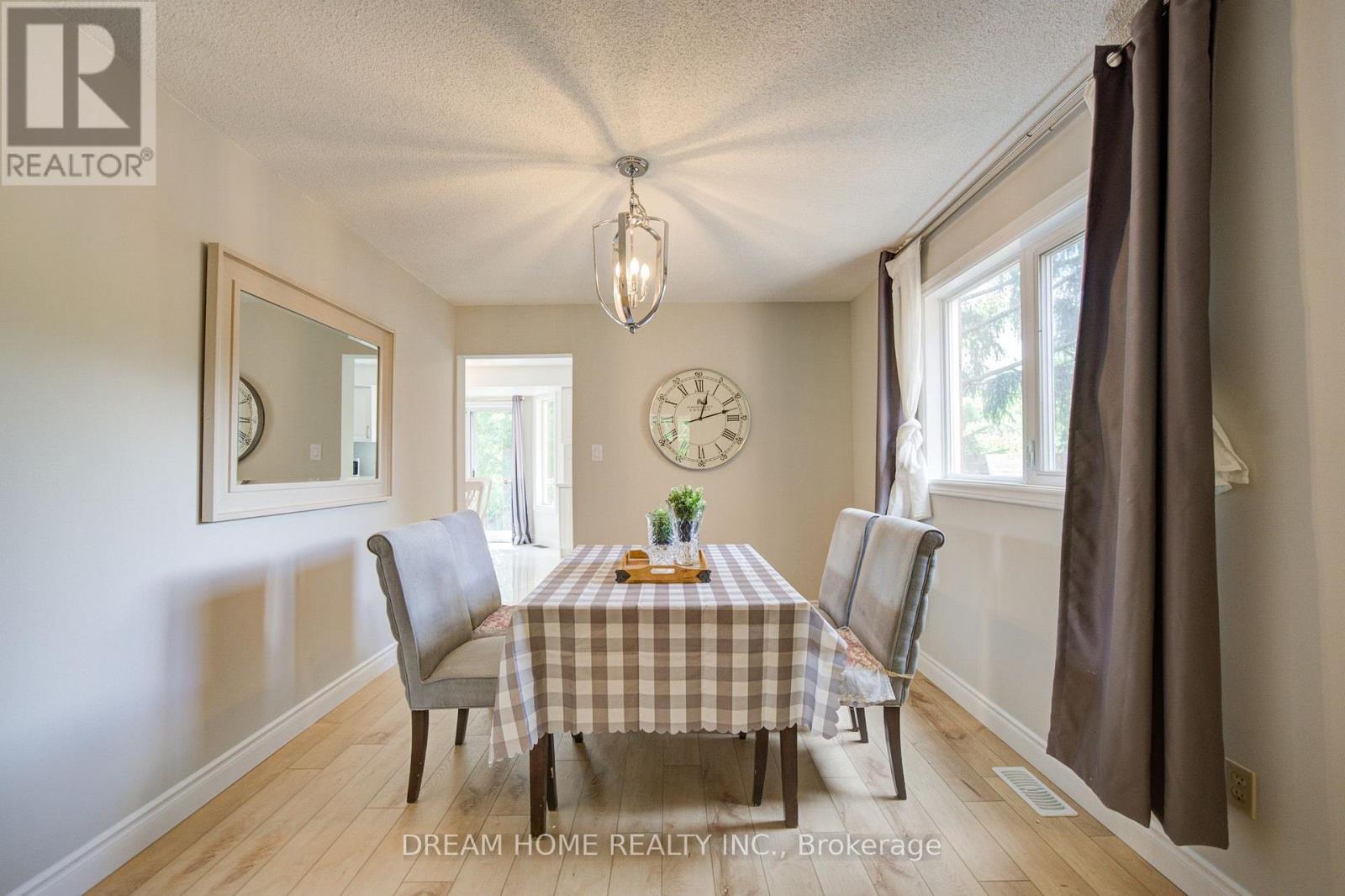 25 Yongehurst Road, Richmond Hill, Ontario L4C 3T3 - Photo 9 - N13553718
