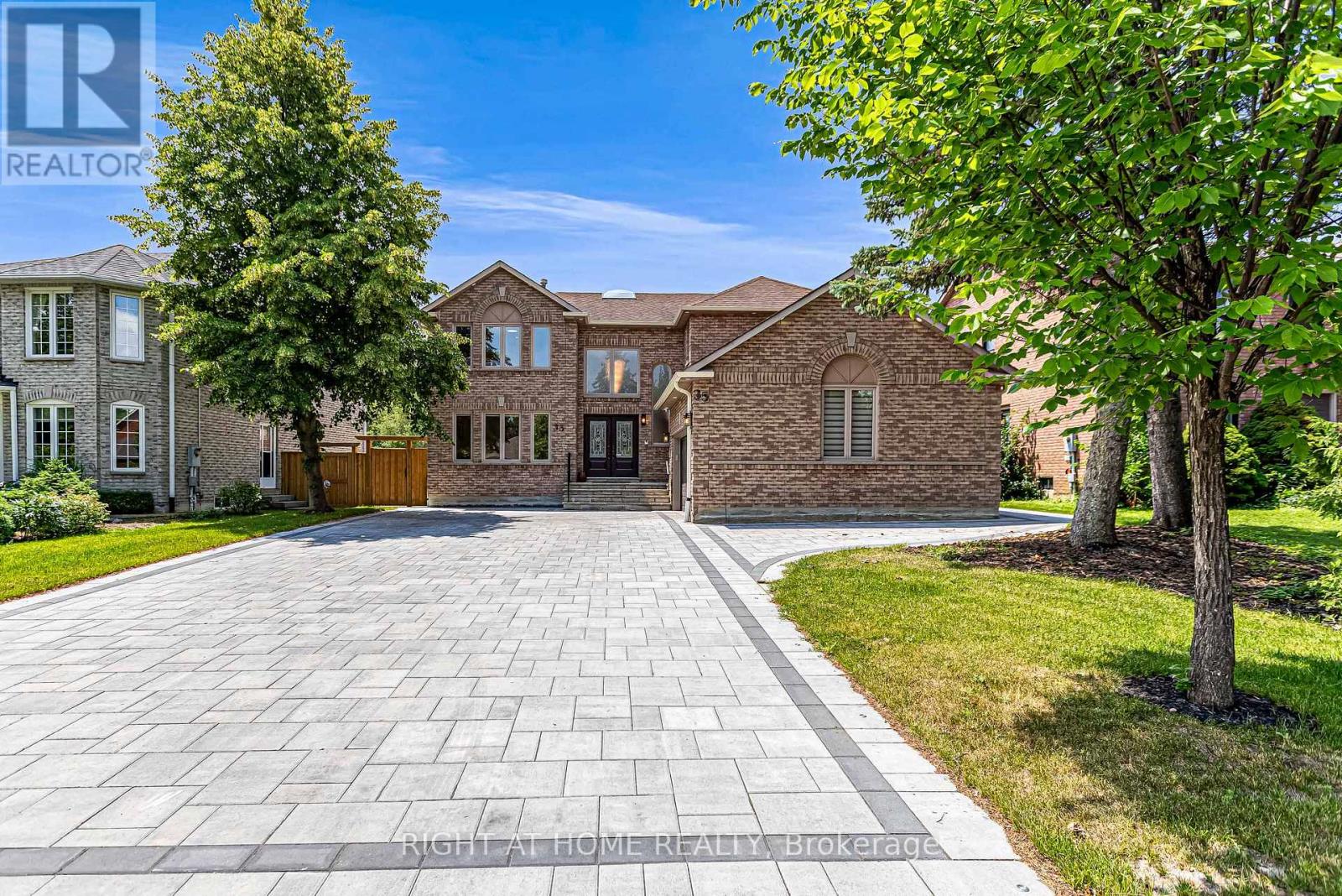 35 HARMONY HILL CRESCENT, Richmond Hill, Ontario