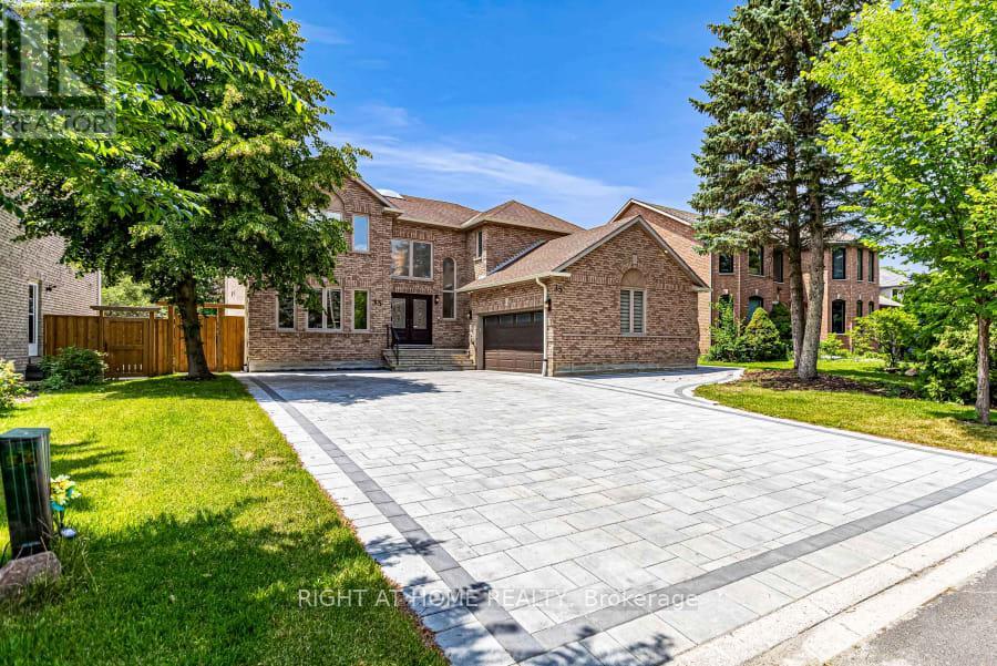 35 Harmony Hill Crescent, Richmond Hill, Ontario  L4C 8Z2 - Photo 2 - N13553728