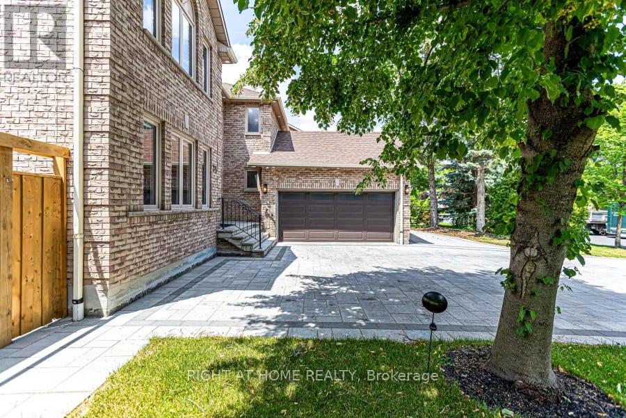 35 Harmony Hill Crescent, Richmond Hill, Ontario  L4C 8Z2 - Photo 3 - N13553728