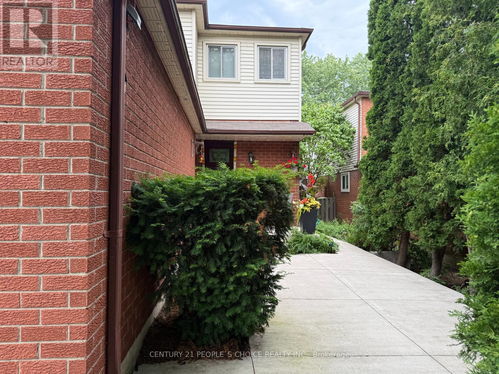 2753 Willowmore Way, Mississauga, Ontario  L5N 3N8 - Photo 4 - W13551860