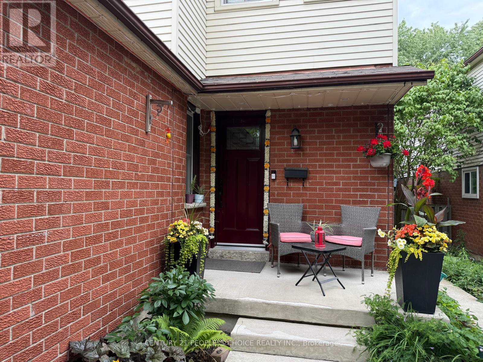 2753 Willowmore Way, Mississauga, Ontario  L5N 3N8 - Photo 3 - W13551860