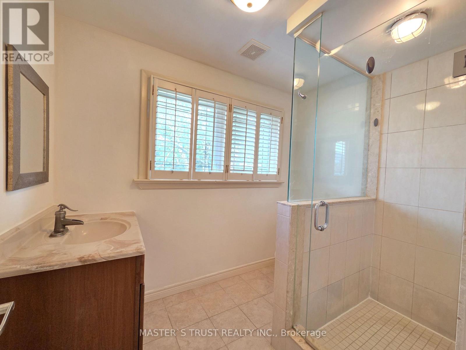 Main Fl - 86 Rockport Crescent, Richmond Hill, Ontario L4C 2L8 - Photo 12 - N13552322