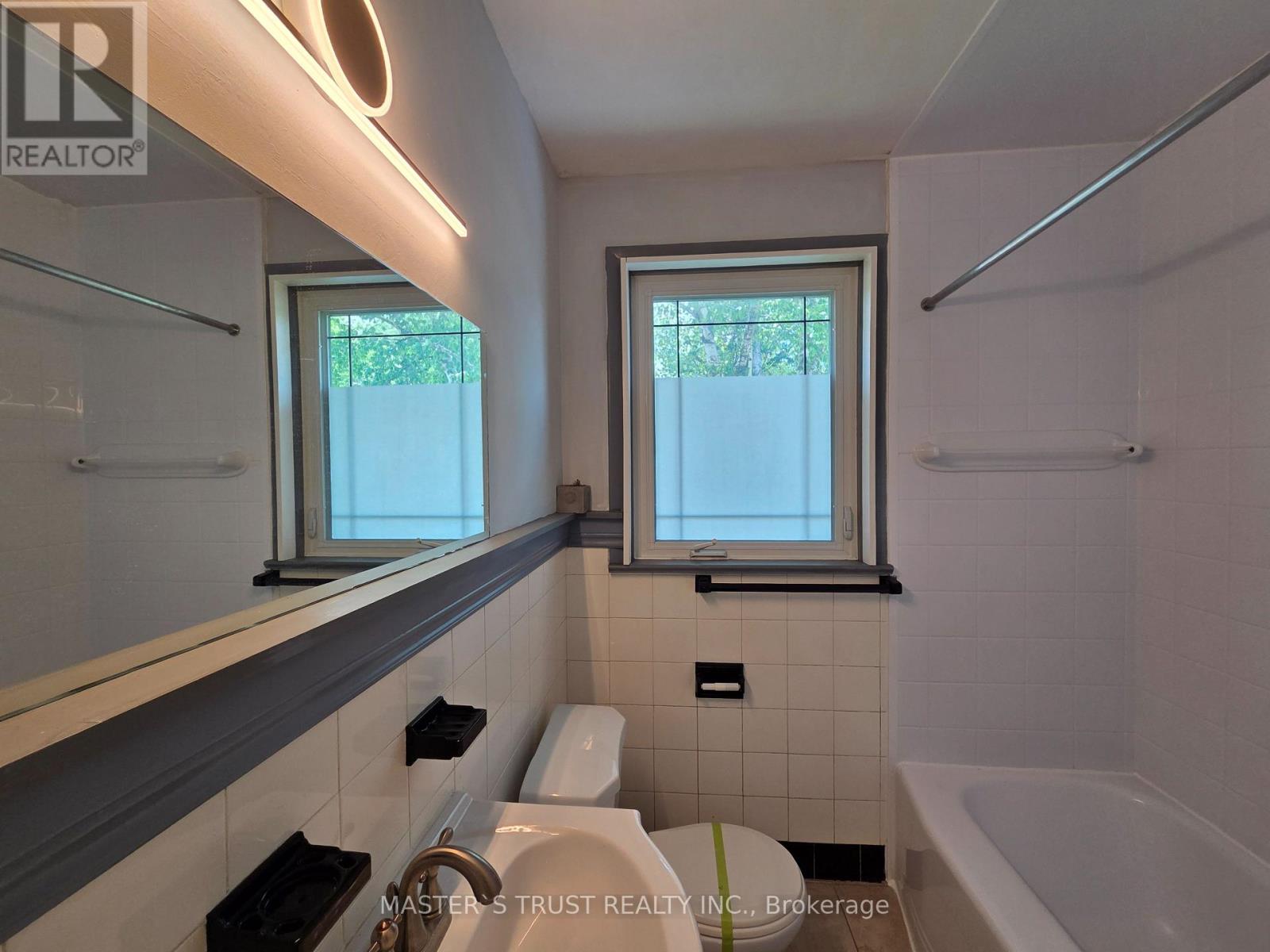 Main Fl - 86 Rockport Crescent, Richmond Hill, Ontario L4C 2L8 - Photo 10 - N13552322