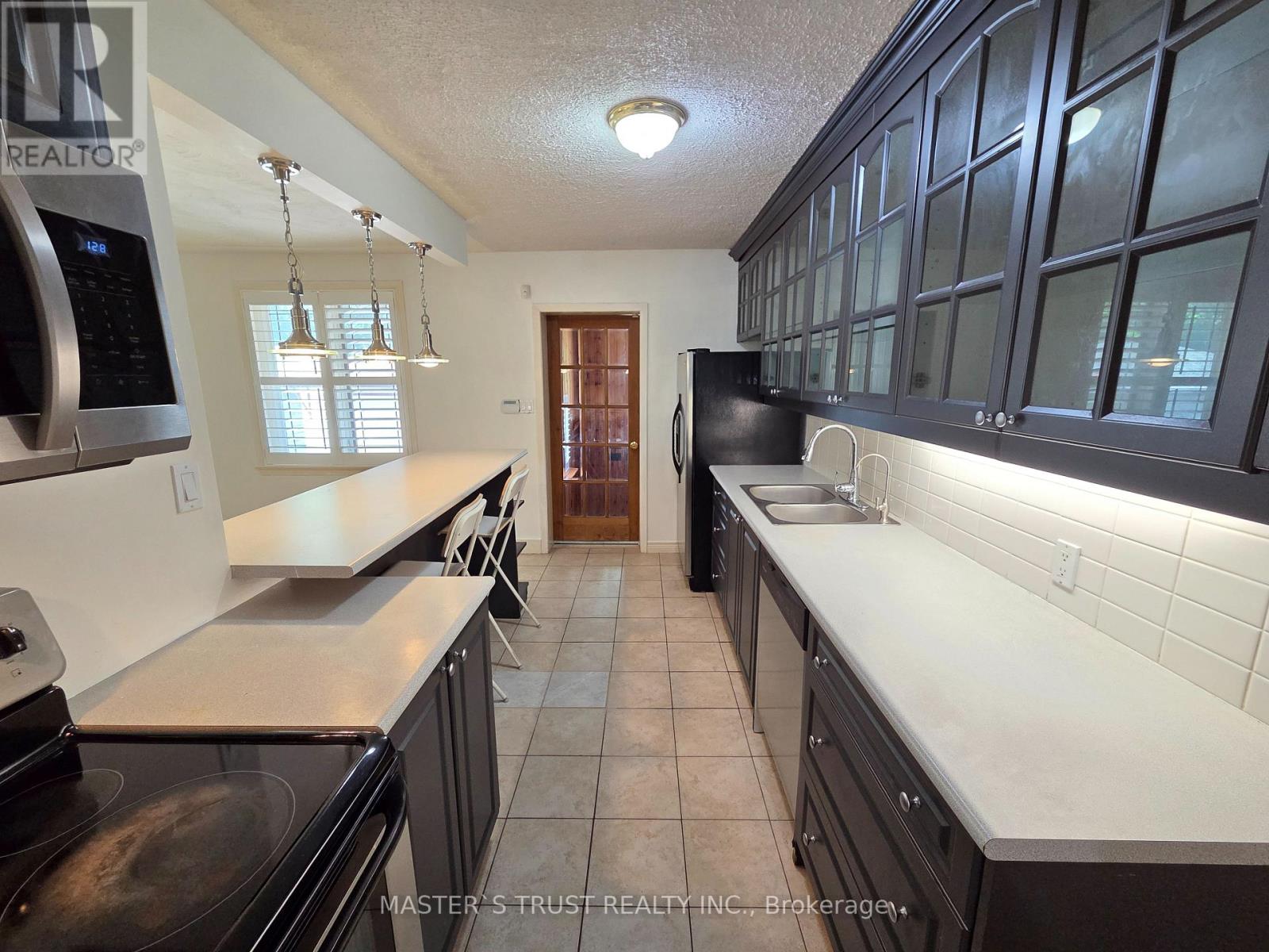 Main Fl - 86 Rockport Crescent, Richmond Hill, Ontario L4C 2L8 - Photo 4 - N13552322