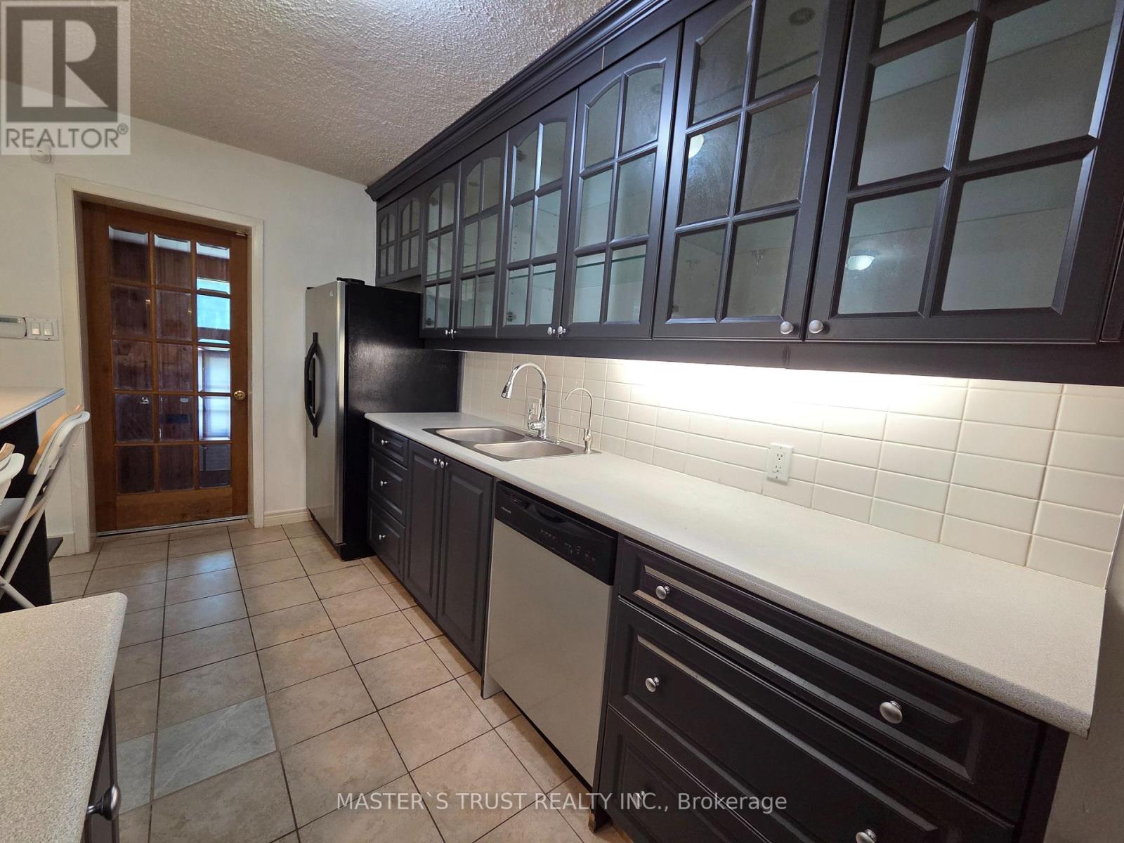Main Fl - 86 Rockport Crescent, Richmond Hill, Ontario L4C 2L8 - Photo 5 - N13552322