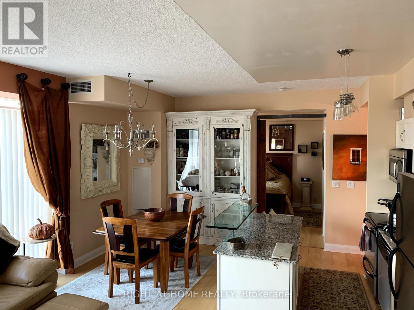 1707 - 220 Victoria Street, Toronto, Ontario  M5B 2R6 - Photo 11 - C13553794