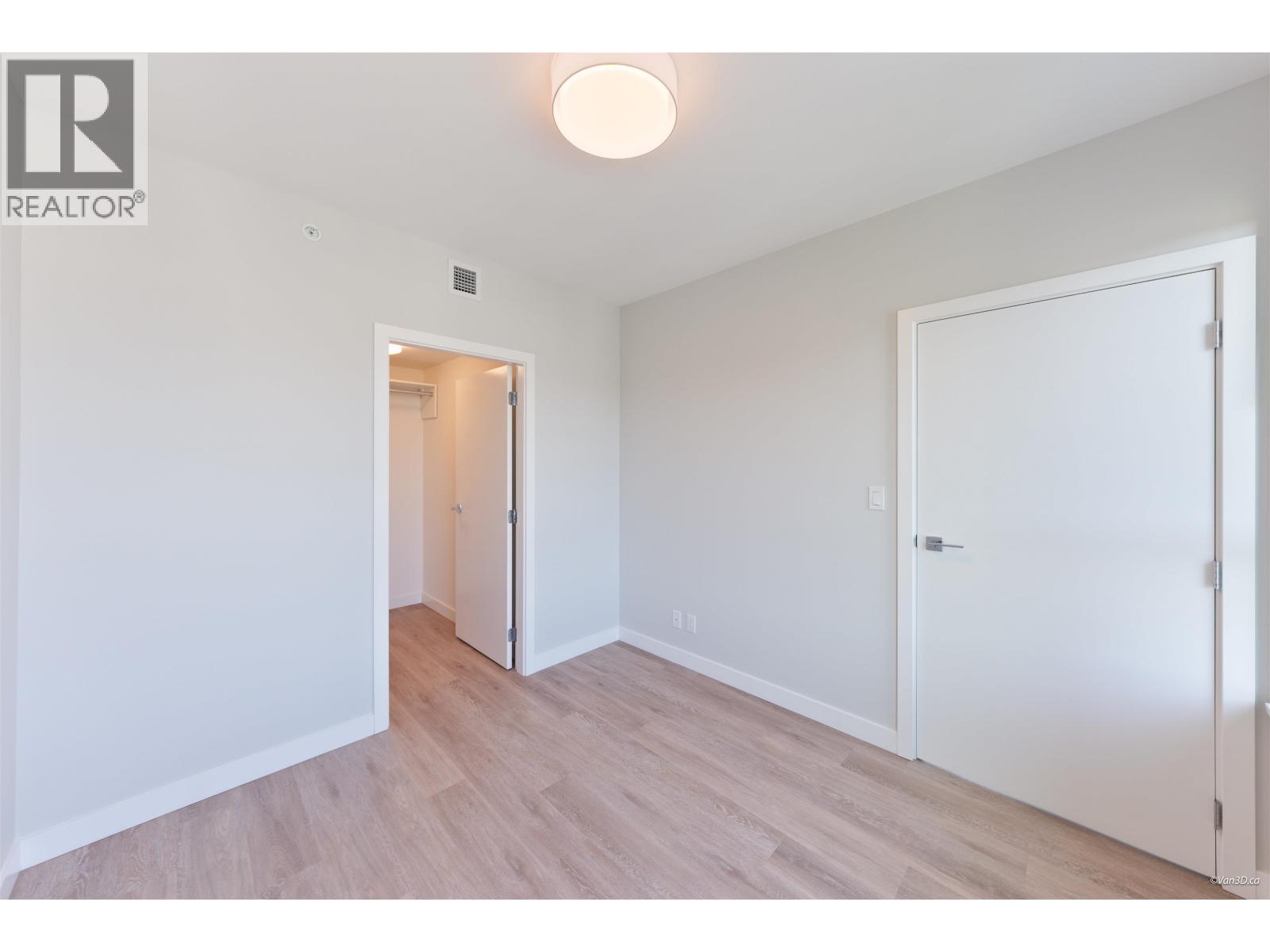 1105 567 EMERSON STREET — photo 10