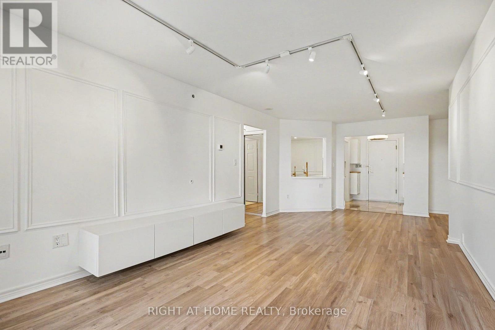 1612 - 228 Bonis Avenue, Toronto, Ontario  M1T 3W4 - Photo 4 - E13553776